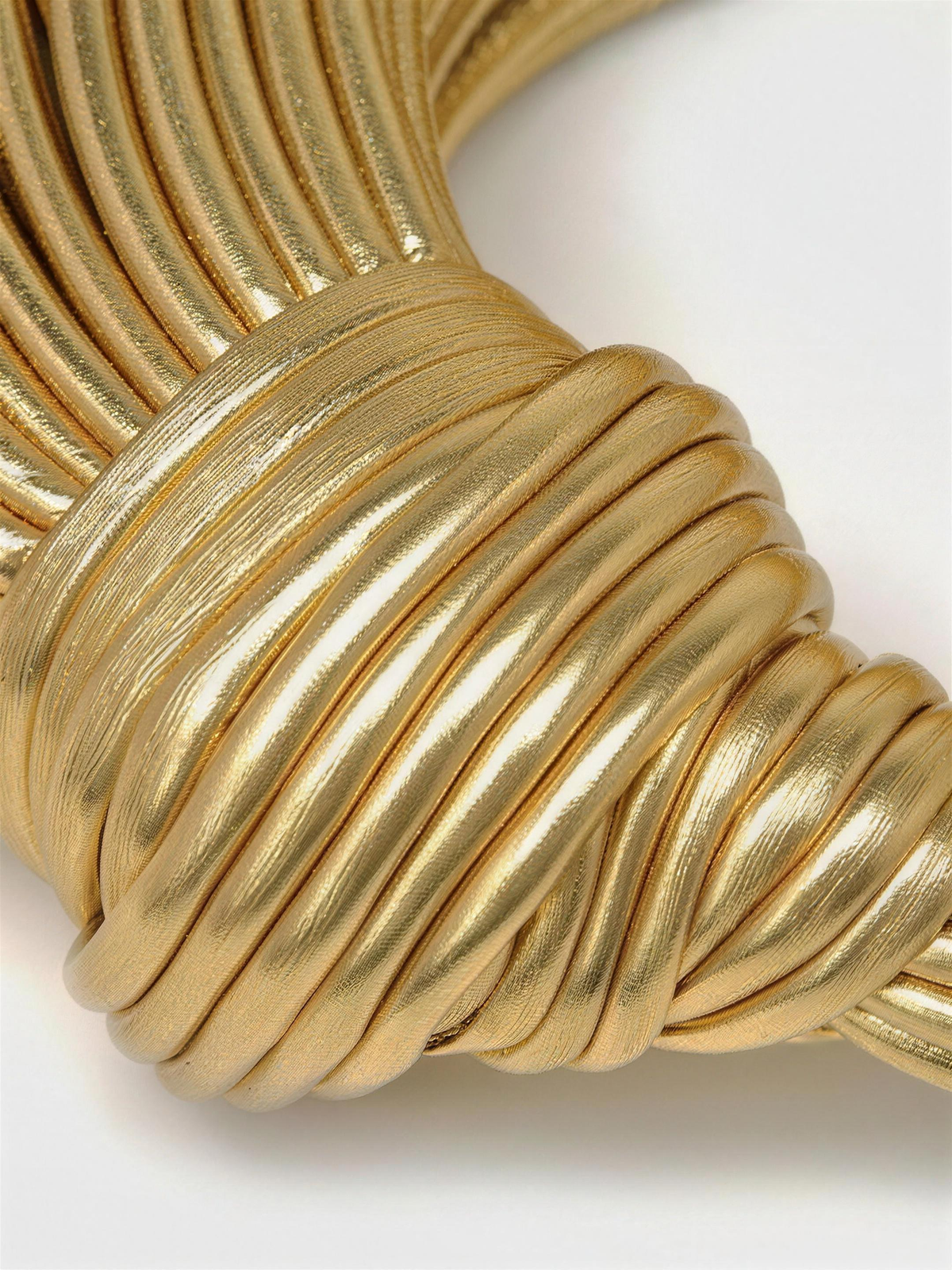 Twisted hoop handbag with sculptural design - image 3